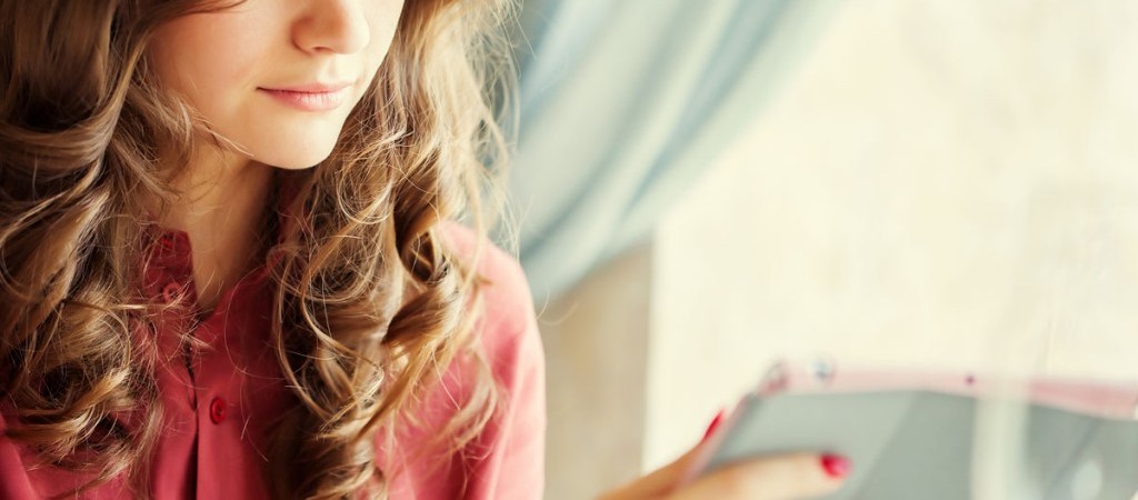 woman-drinking-coffee-